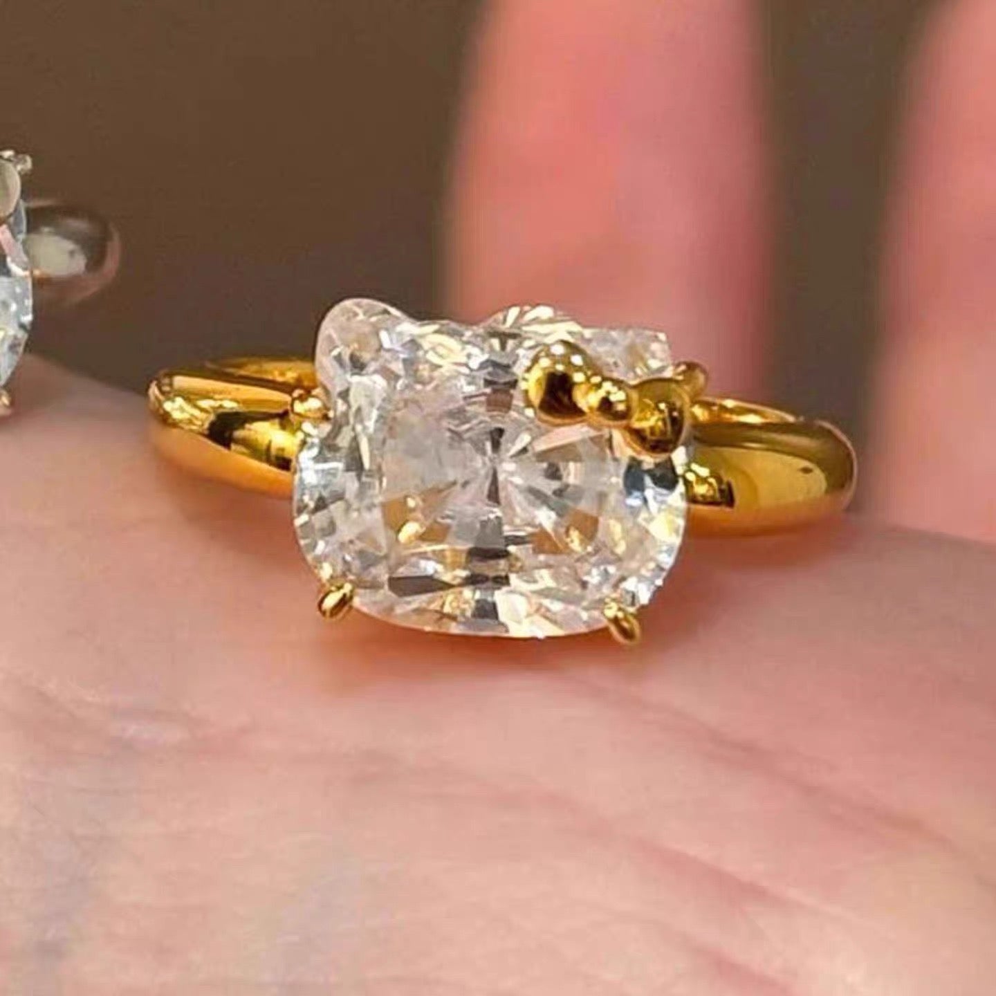 Matching Kitty Glitz Adjustable Rings & Earrings Set