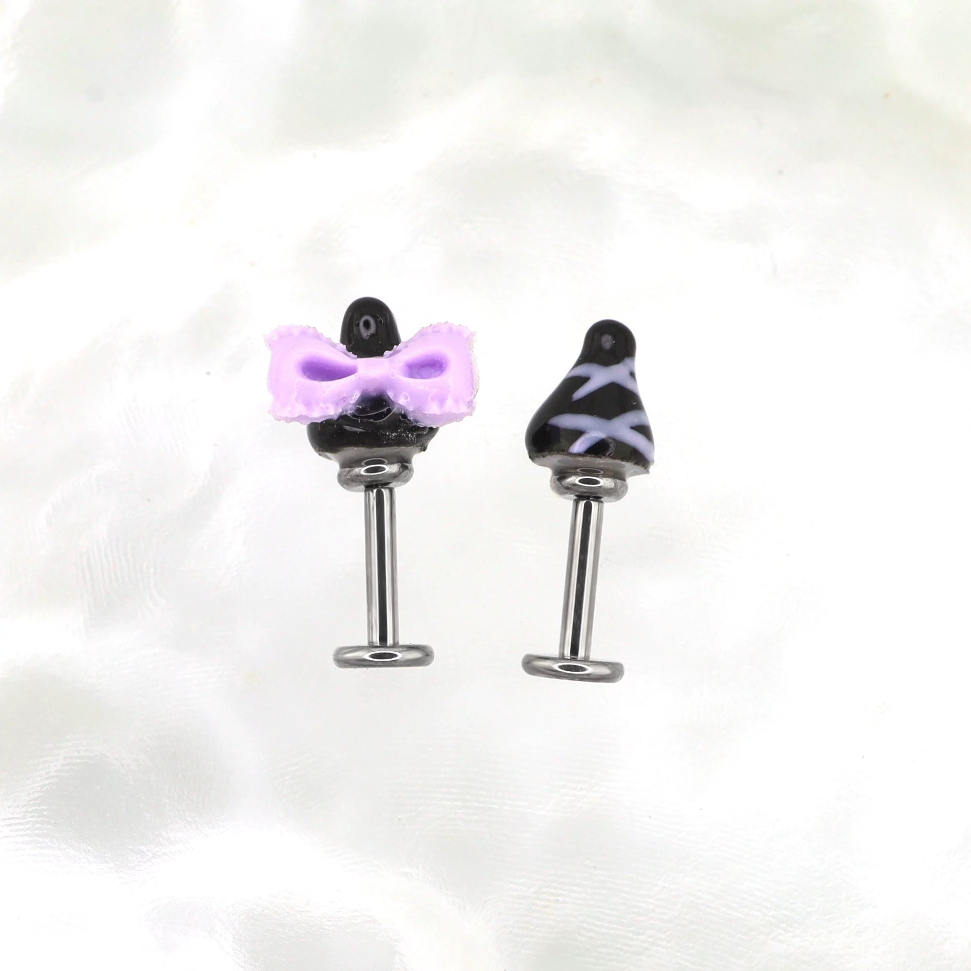 ku~romi Charm Duo Vertical Helix Earrings