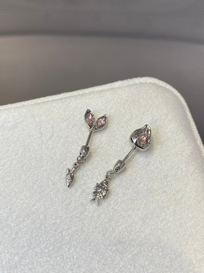 Neko Bite Vertical Helix Earrings
