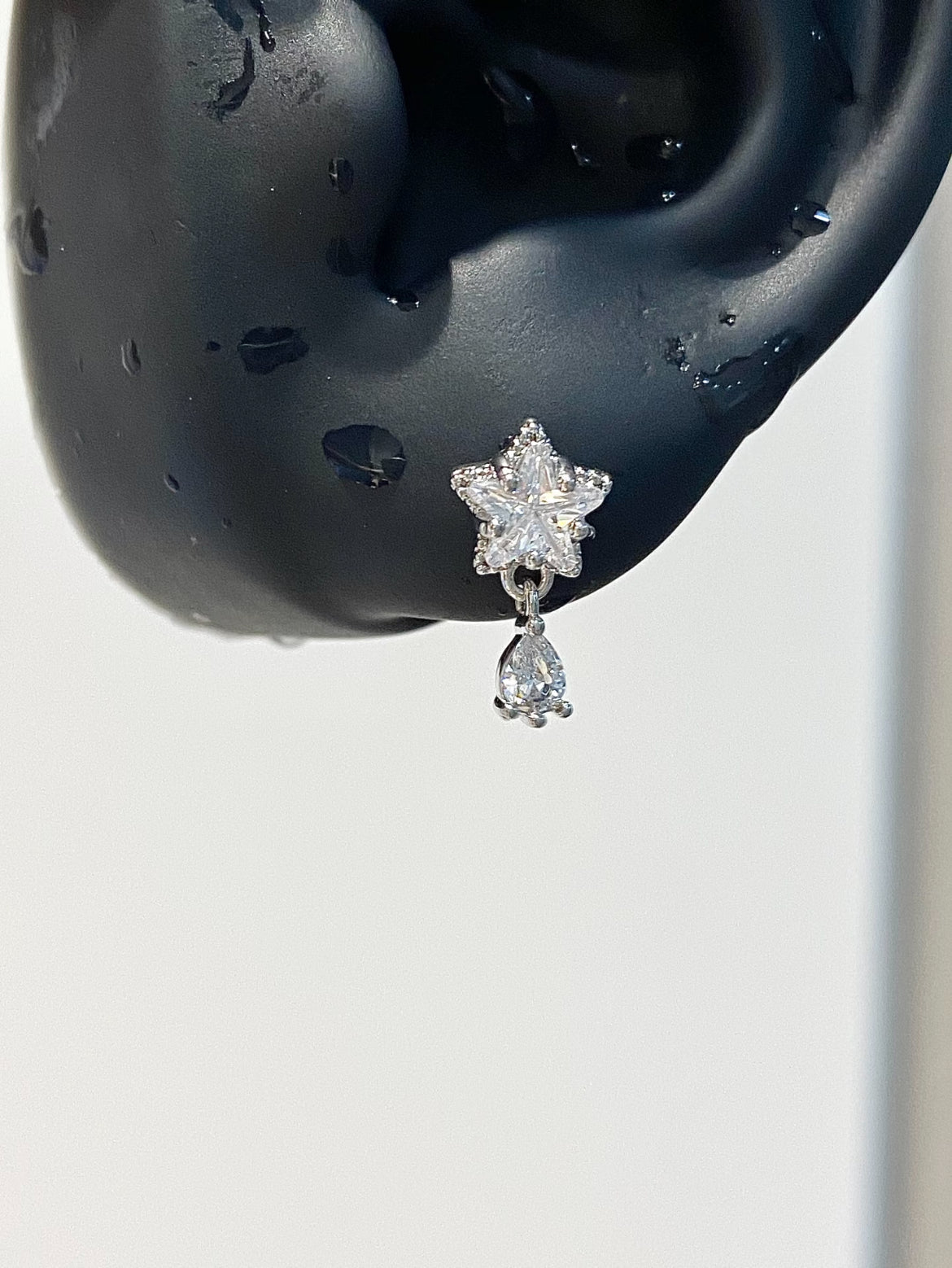 Star Drip Helix Earrings