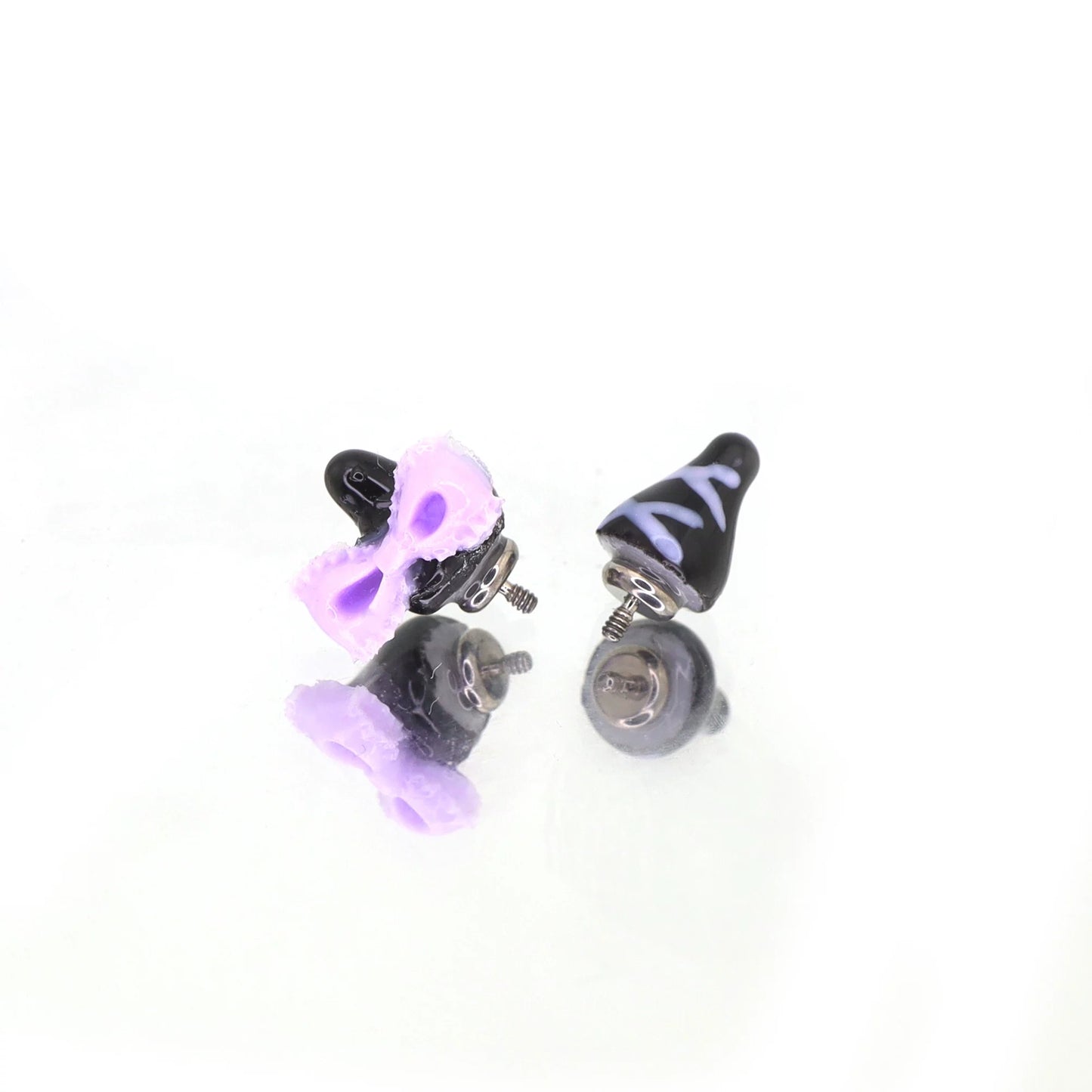 ku~romi Charm Duo Vertical Helix Earrings
