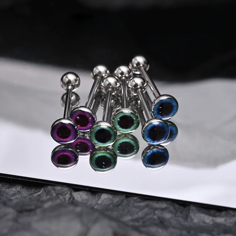 Iris Gaze Tongue Bar