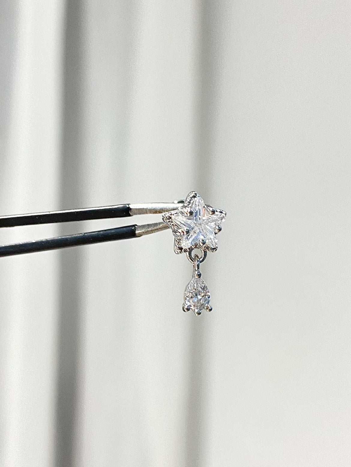 Star Drip Helix Earrings