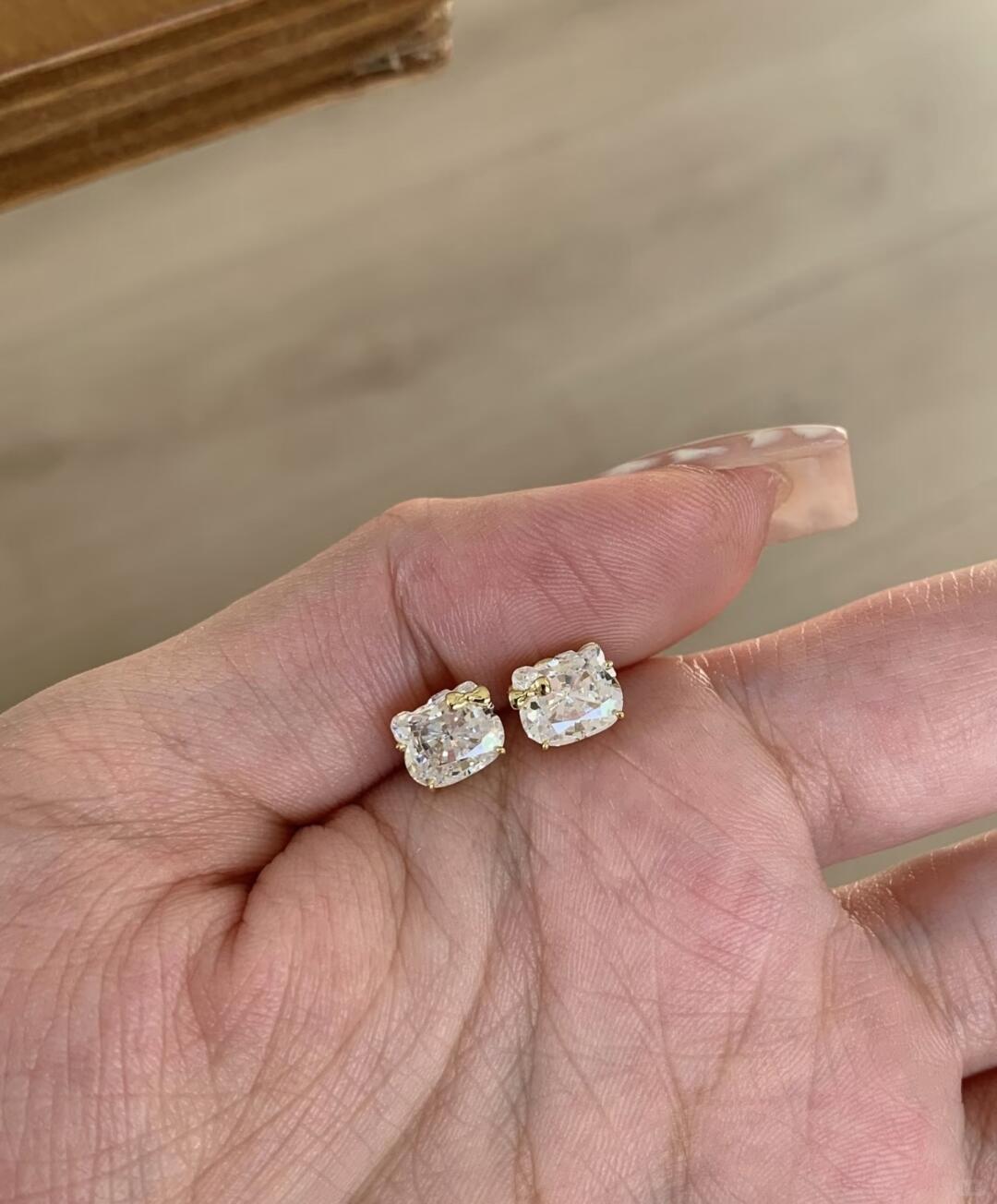 Matching Kitty Glitz Adjustable Rings & Earrings Set