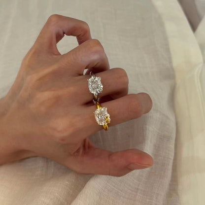 Matching Kitty Glitz Adjustable Rings & Earrings Set