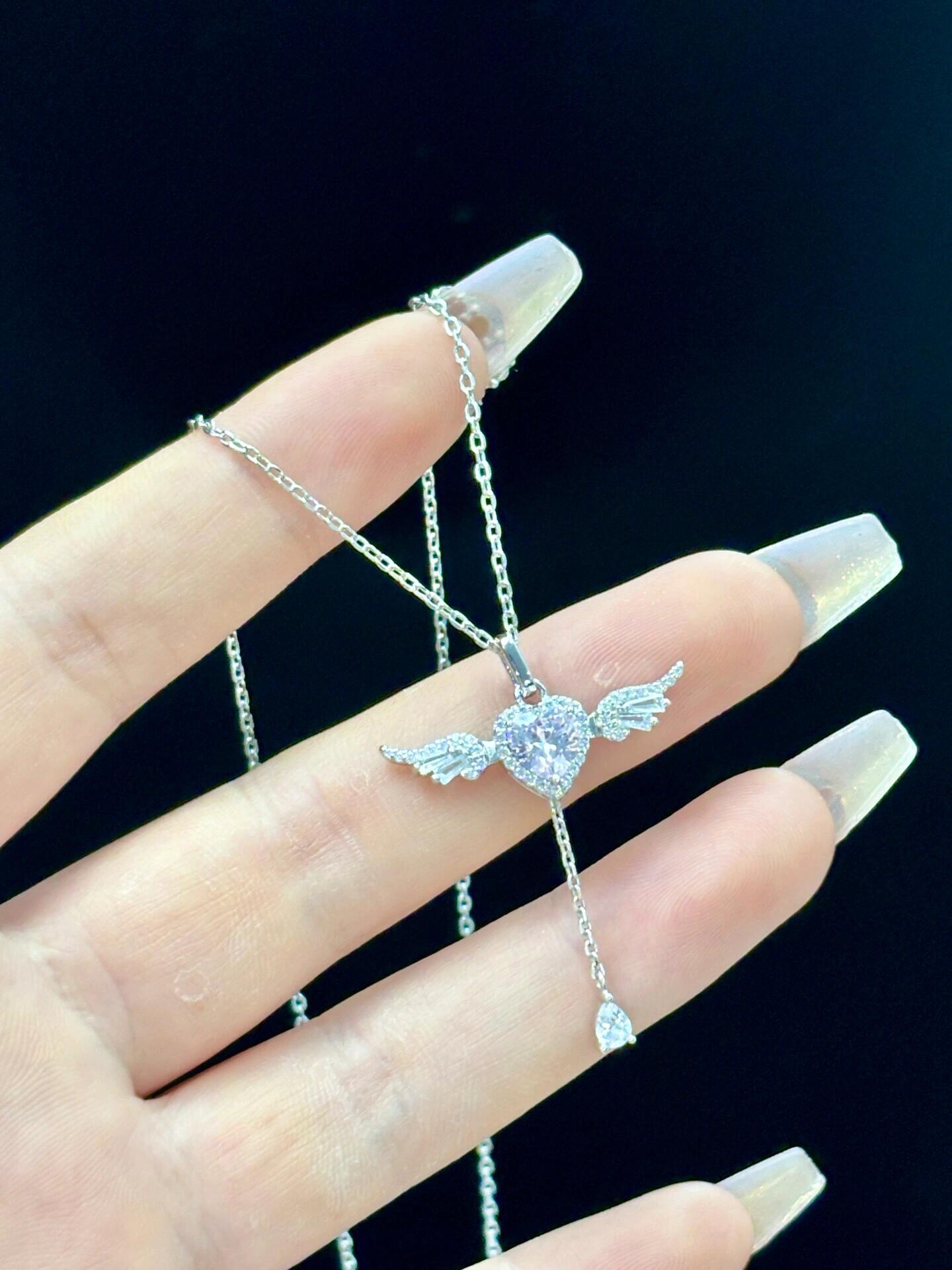 Pink Angel Heart Fidget Necklace – Rera