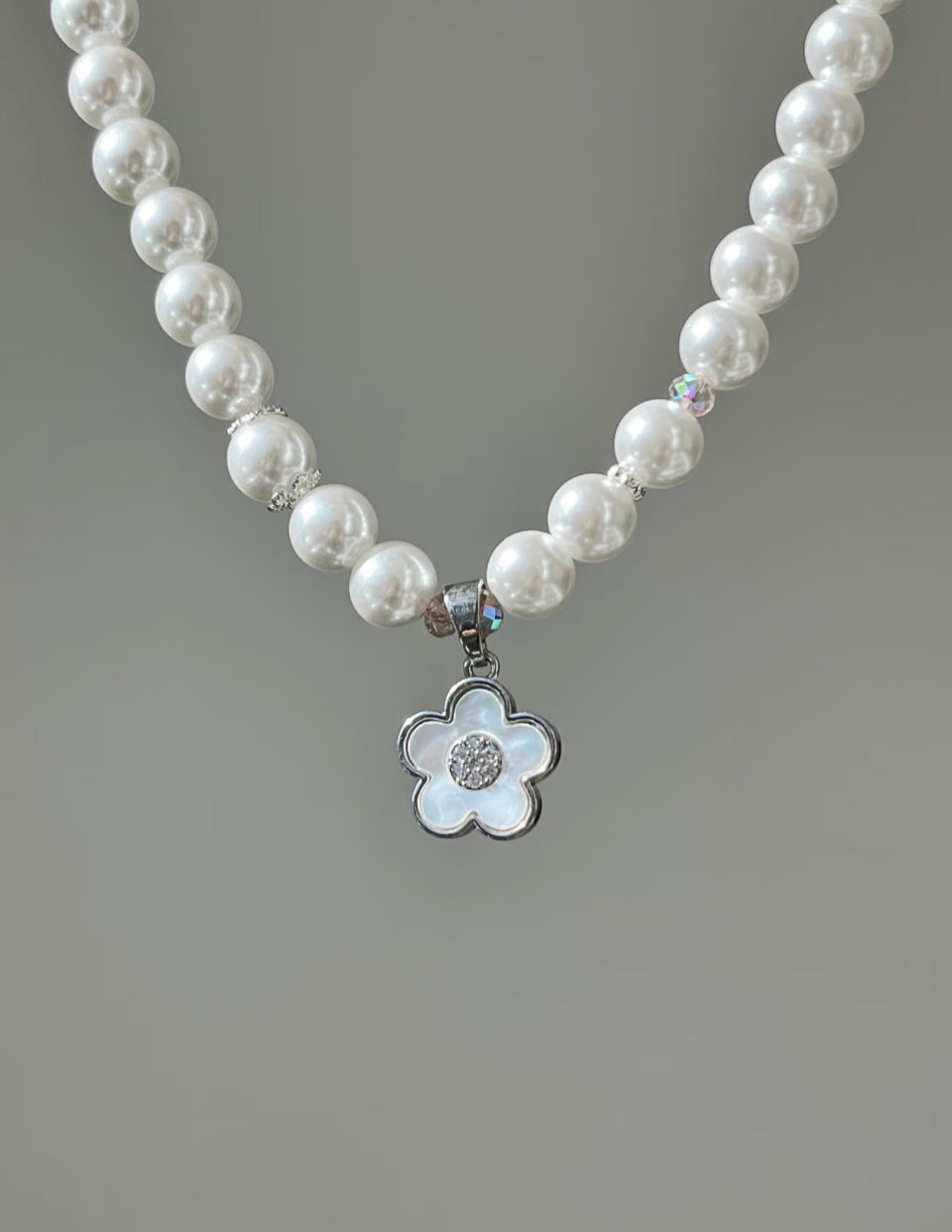 White Pearl Flower Necklace