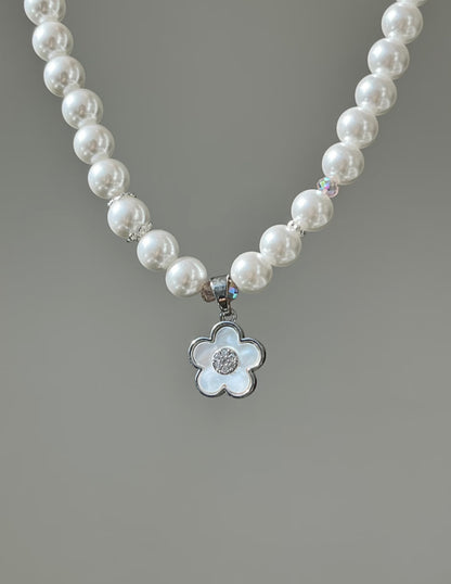 White Pearl Flower Necklace