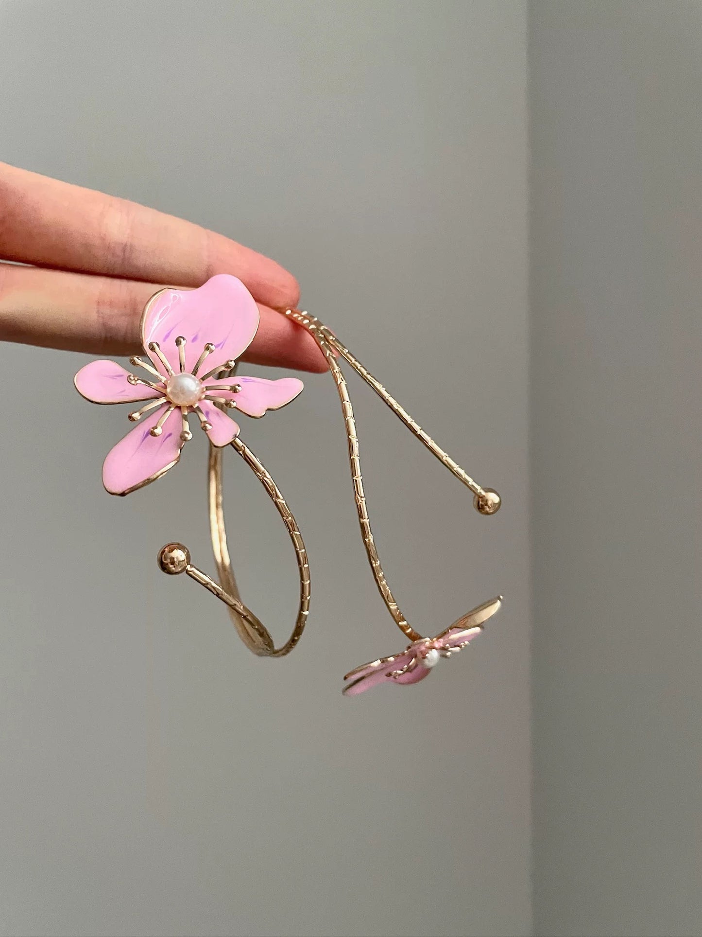 Gold Pink Flower Pearl Arm Puffs