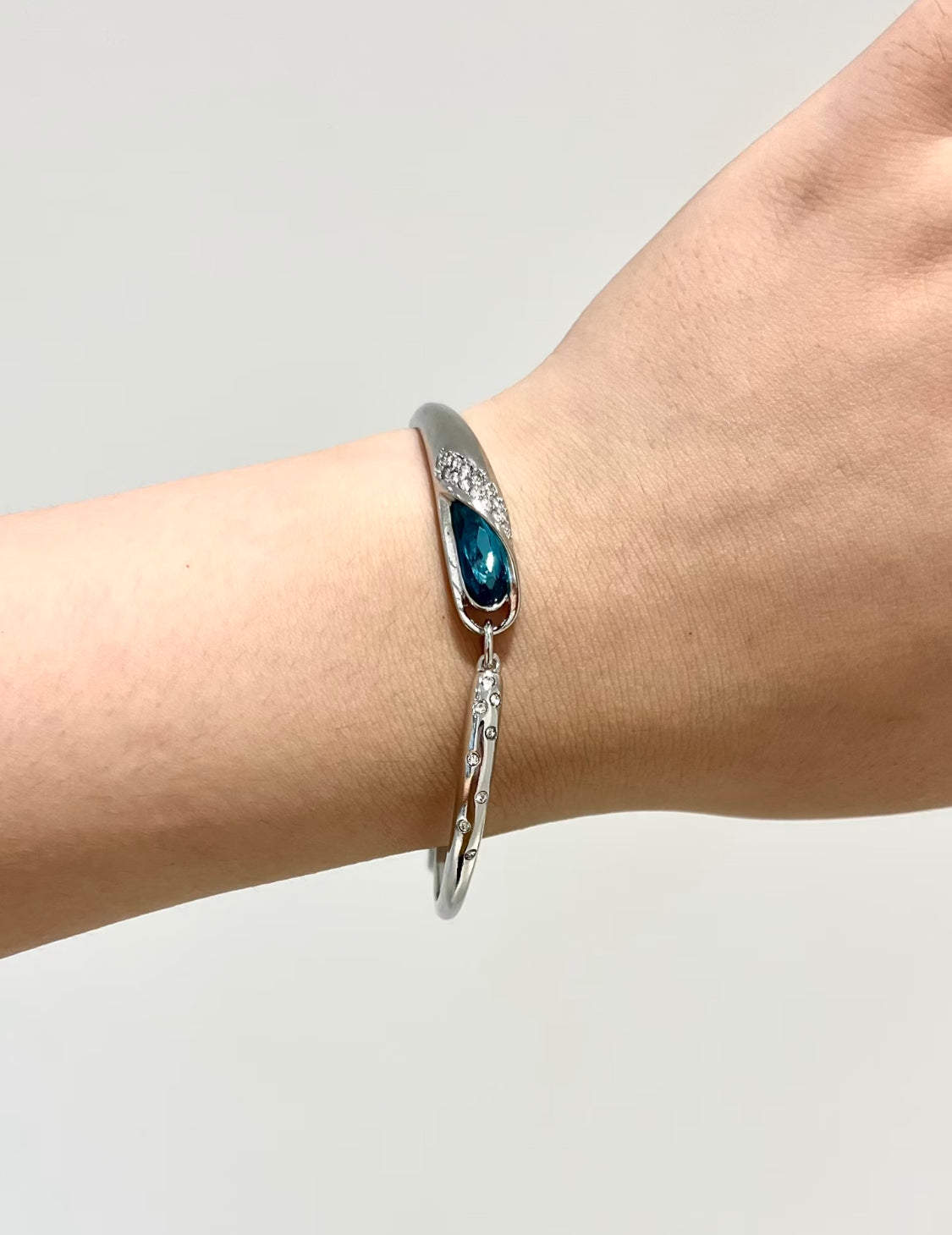 Deep Sea Teardrop Bracelet