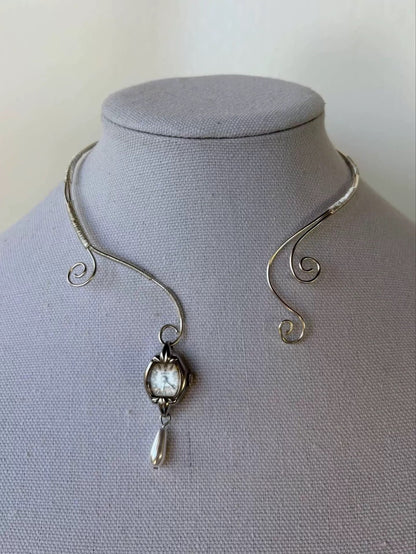 Timeless Elara Necklace