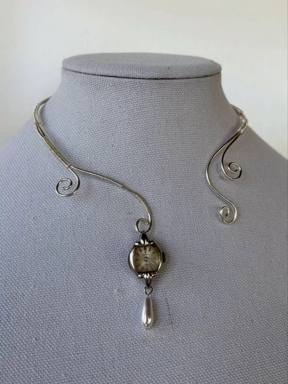 Timeless Elara Necklace