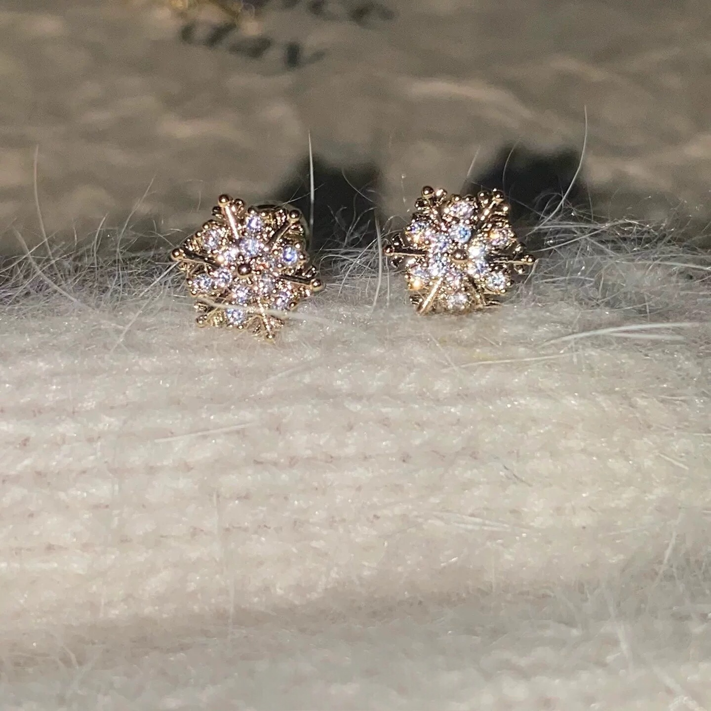 Champagne Gold Snowflake Studs.