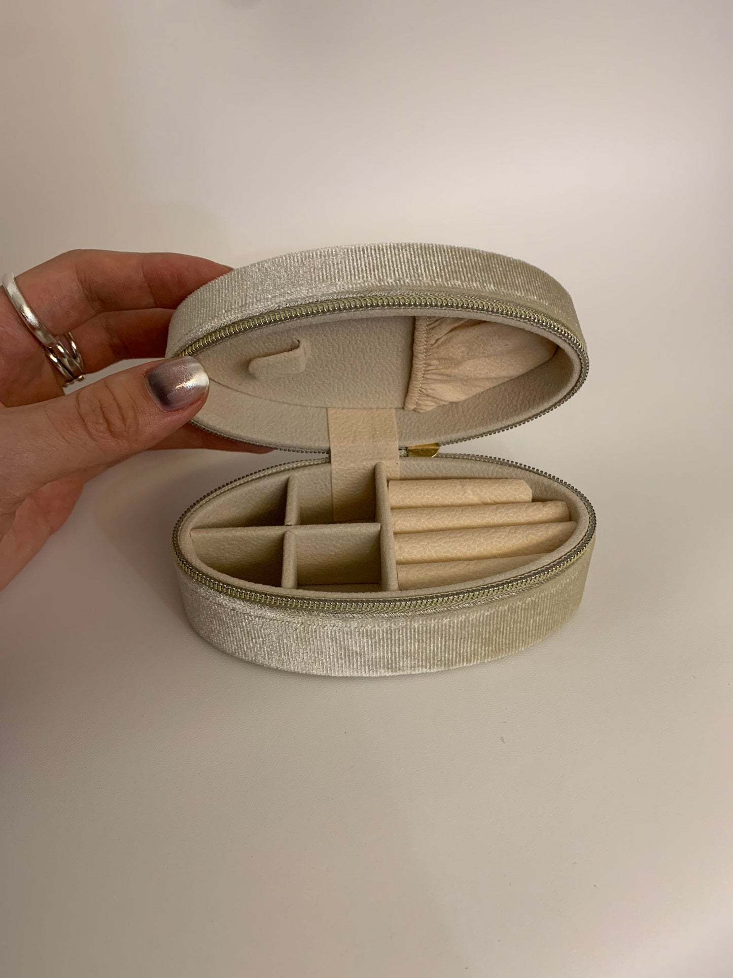 Cloudline Oval Velvet Jewelry Box