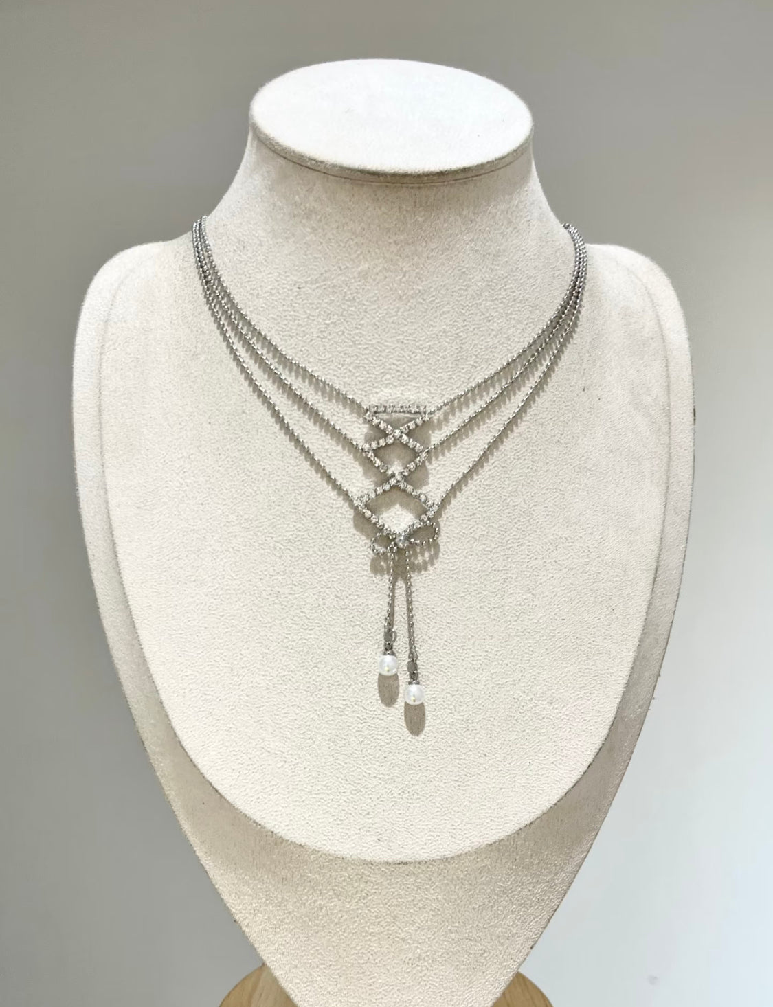 Diamond Lattice Choker