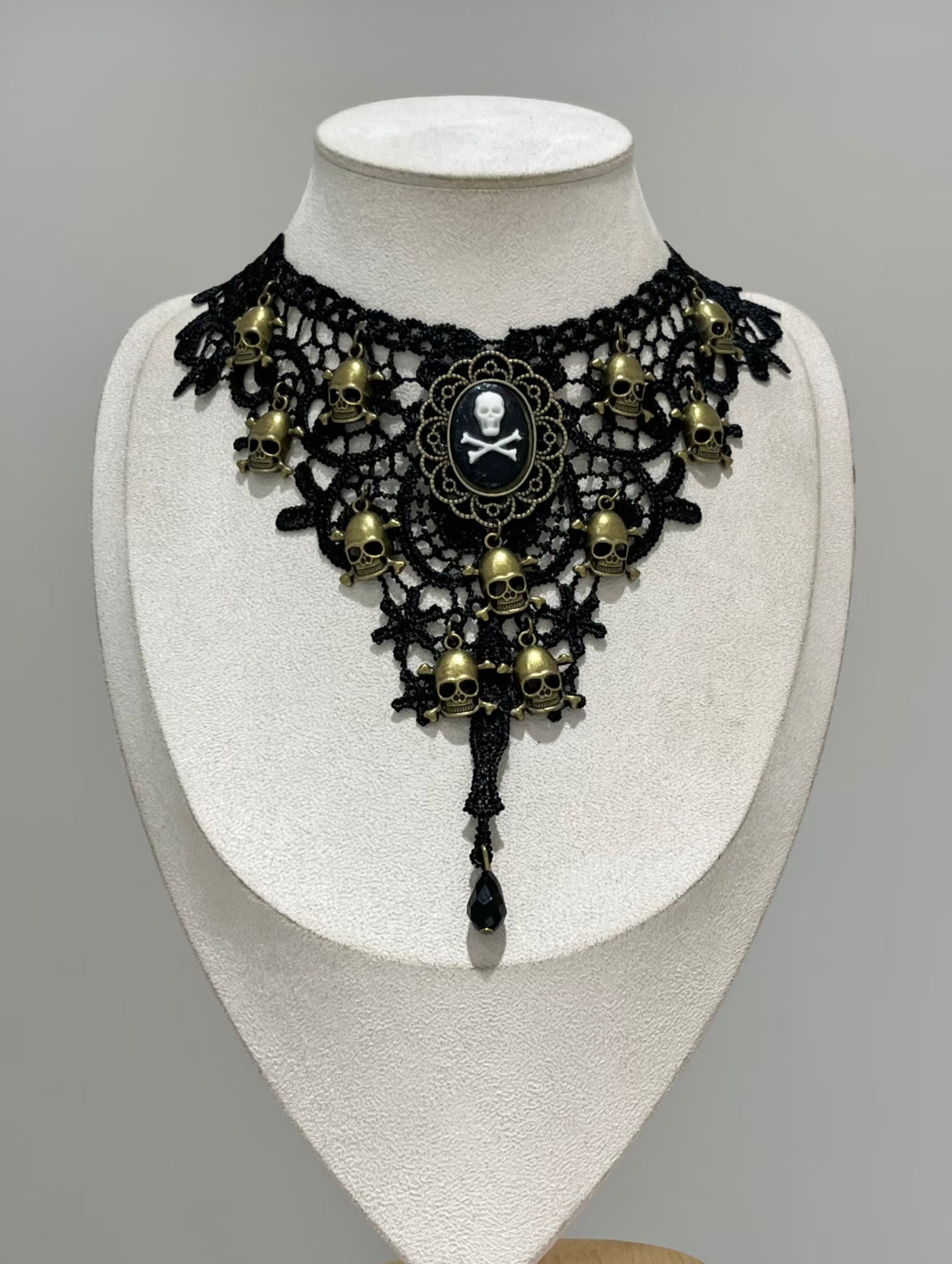 Memento Mori Lace Choker