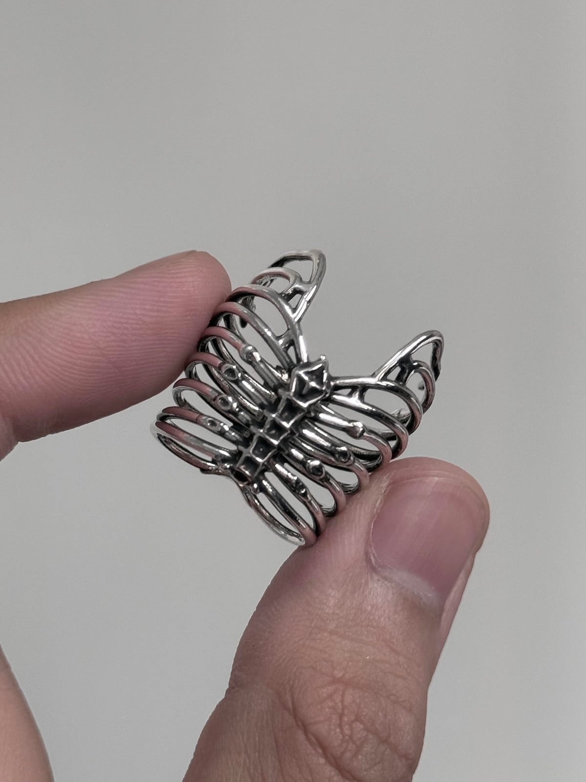 Exposed Rib Ring