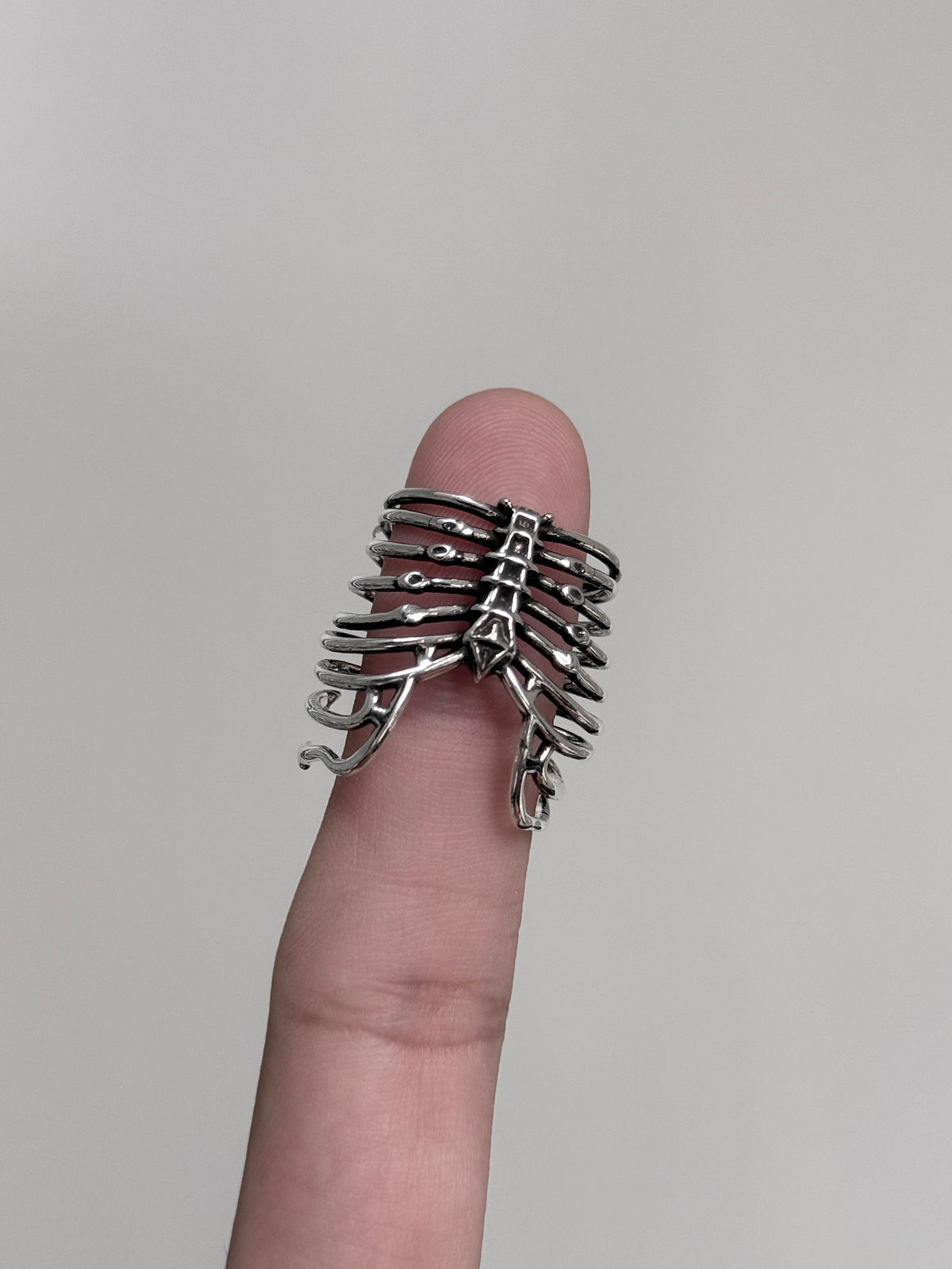 Exposed Rib Ring