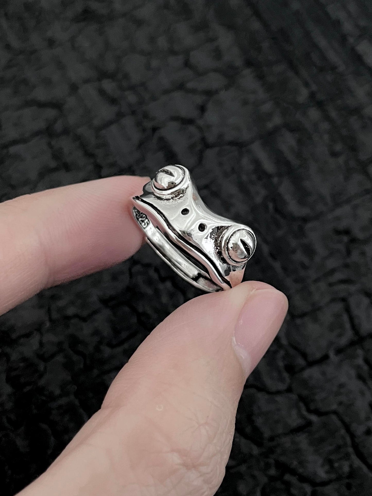 Lily Pad Frog Ring