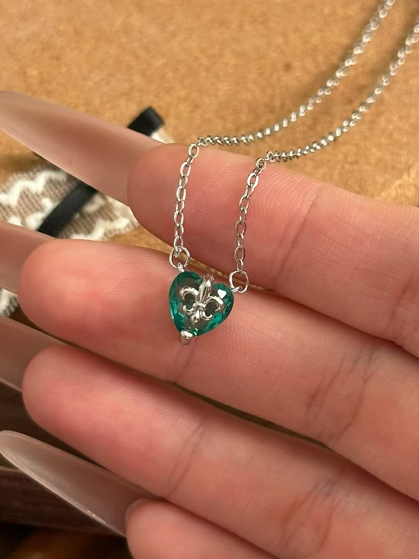 Vintage Fleur Heart Necklace