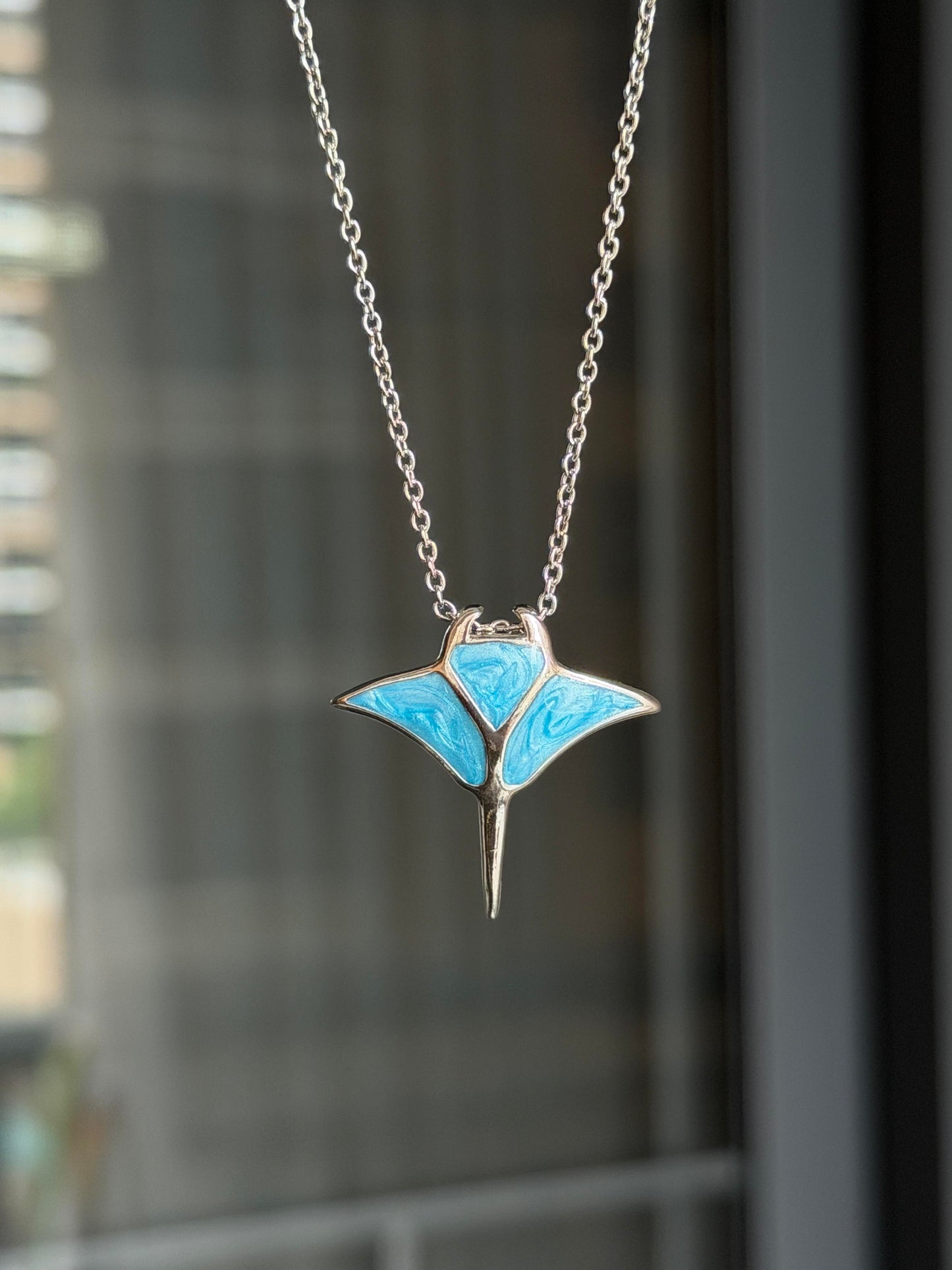 Manta Ray Kiss Necklace