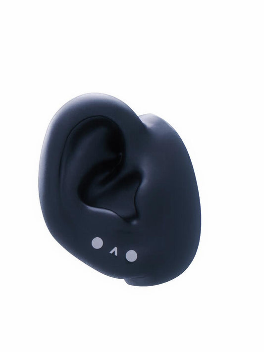 Silver Stud Tripple Lobe Piercing
