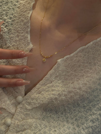 Dahlia Gold Dainty Necklace