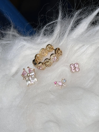 Gold Twisted Conch and Pearl Drop Earring Stack