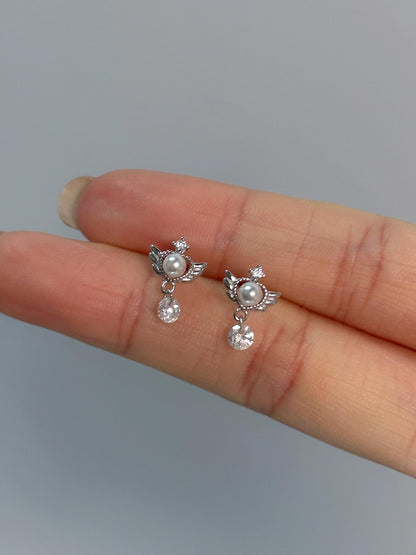 Clow Wing Pearl Drop Earring