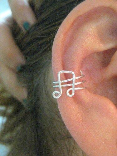 Melody kiss Cuff Earring