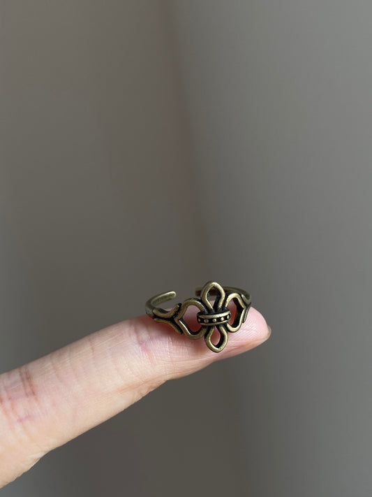 Bronze Vintage Bow Ring