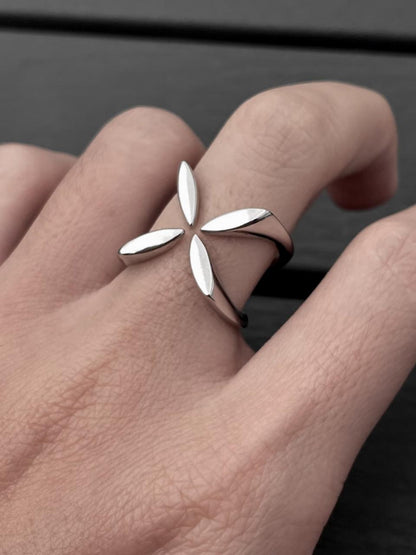 Petal Cross Ring